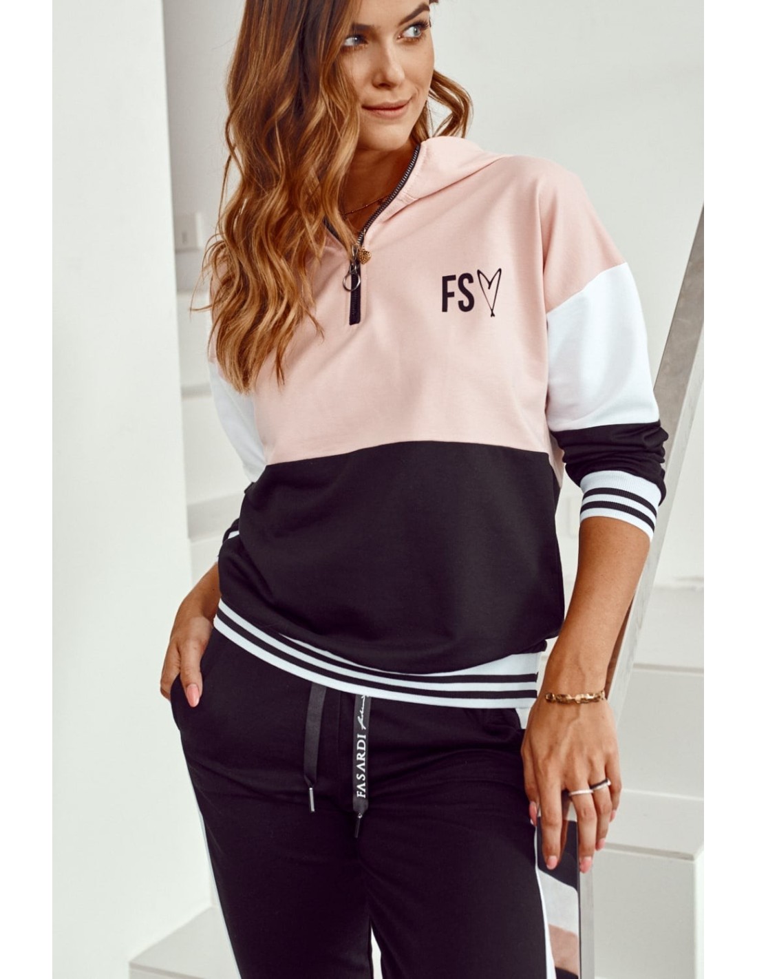 Damen-Sportset mit Puderhaube FI599 – Online-Shop – Boutique